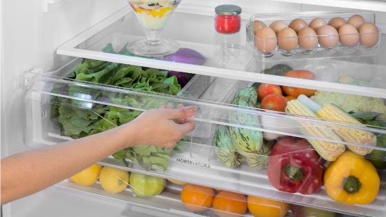 El refrigerador BFX84 de Fensa preserva verduras por hasta un 60%* más de tiempo que los cajones comunes.