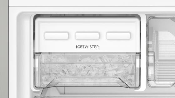 Con el fabricador manual de cubos de hielo podrás disfrutar siempre de bebidas frías.
