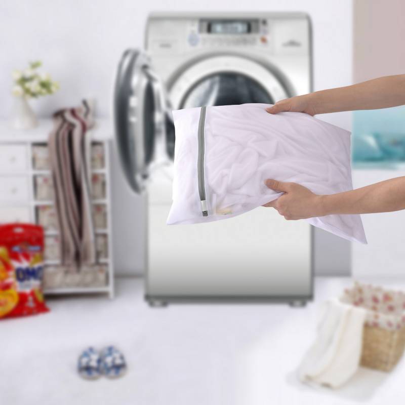 Bolsa para lavar ropa delicada rectangular L | Sodimac Chile