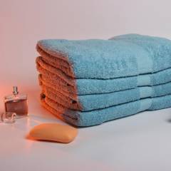 JUST HOME COLLECTION - Set 4 toallas 506 gramos 68x137 cm turquesa